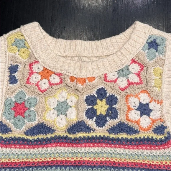 american eagle sweater vest. size xs. multi colored. excellent used condition. - Picture 3 of 7